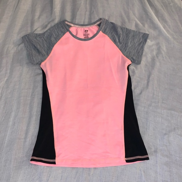 Bundle of 3 athletic tops - Picture 2 of 8